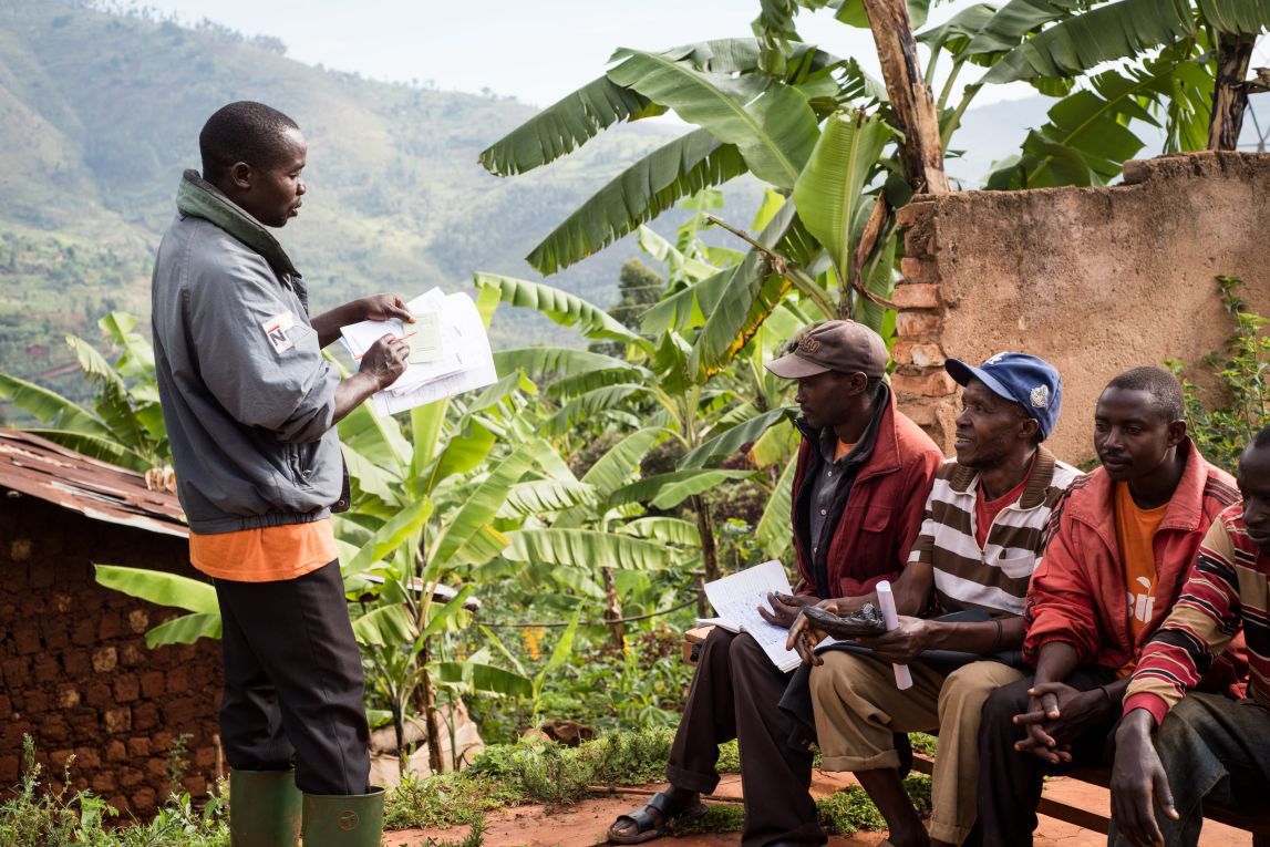 Farmers in Burundi receive a training from their field officer
